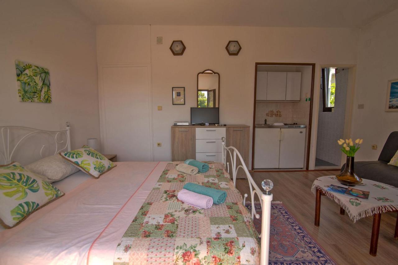 Nena Appartement Mali Lošinj Buitenkant foto